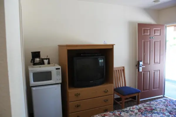Mother Lode Motel 8